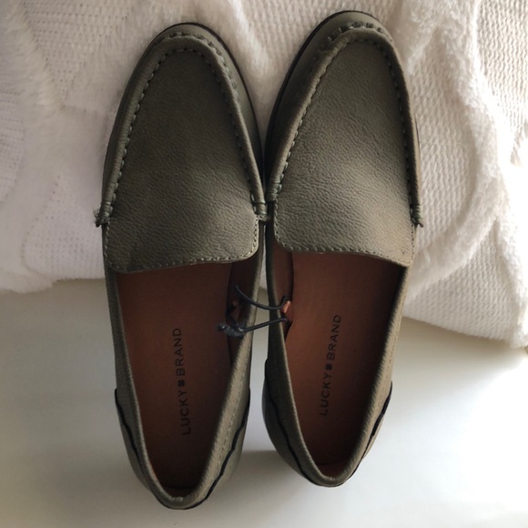 Lucky Brand Women’s Olive Green Slip On Loafers size 5.5 New - Picture 1 of 7